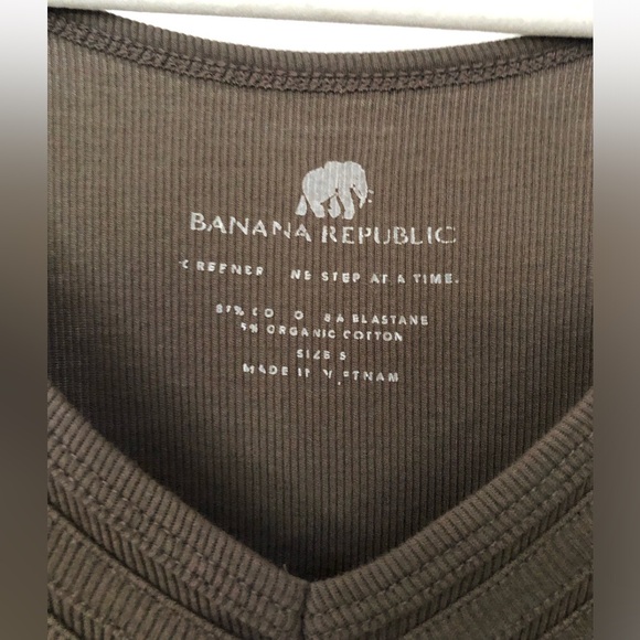Banana Republic Rib V-Neck Soft Tank Top Cami - Picture 11 of 16